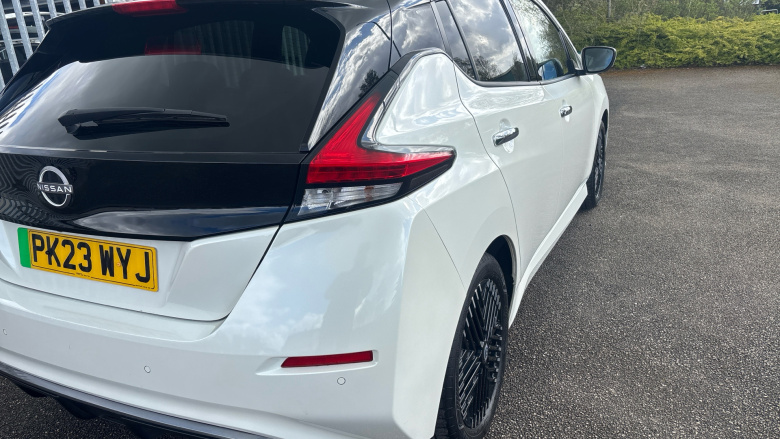 Nissan LEAF 110kW N-Connecta 39kWh 5dr Auto Electric Hatchback